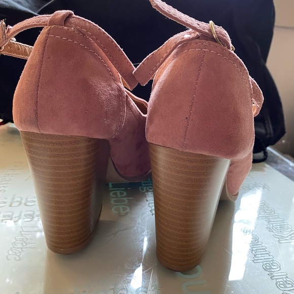 Women’s Size 7 - Neutral Pink Ankle Boots - Picture 5 of 6